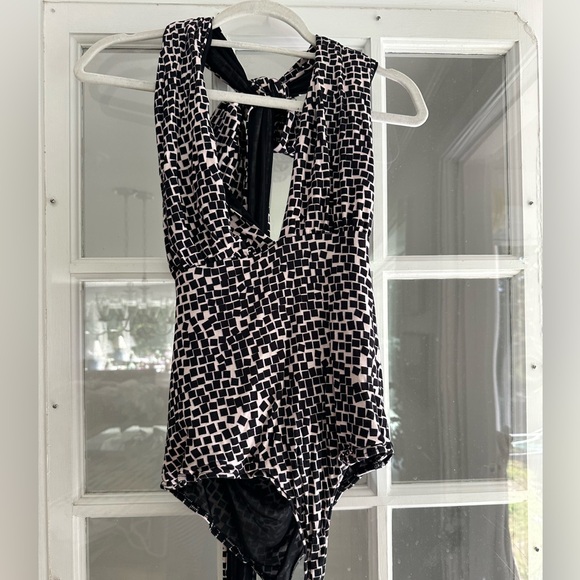 Free People- Bodysuit with wrap around- black & cream - size L- NWT - Picture 2 of 3